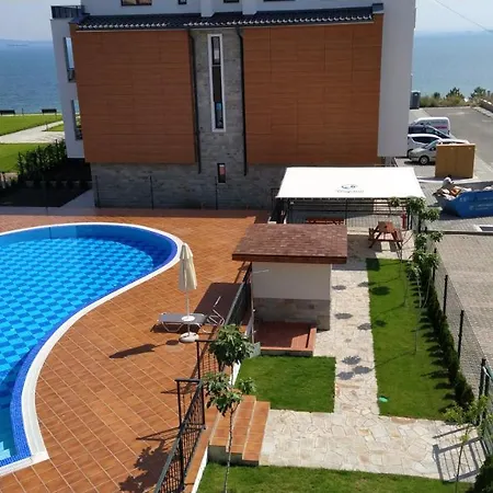 Апартамент Маре Де Лукс Lŭka