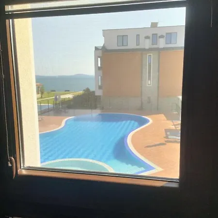 Маре Де Лукс Apartment *